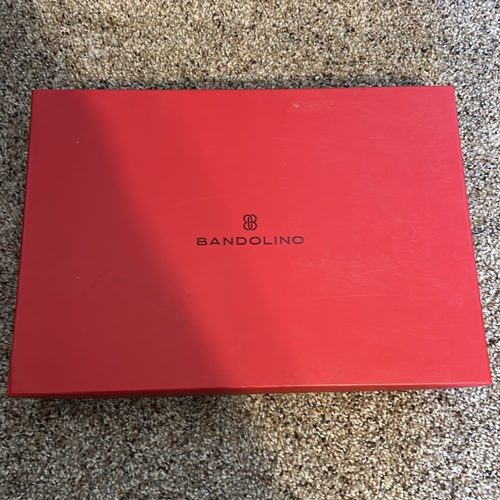 NWT Bandolino gold purse with large cream color scarf gift set - Picture 4 of 4